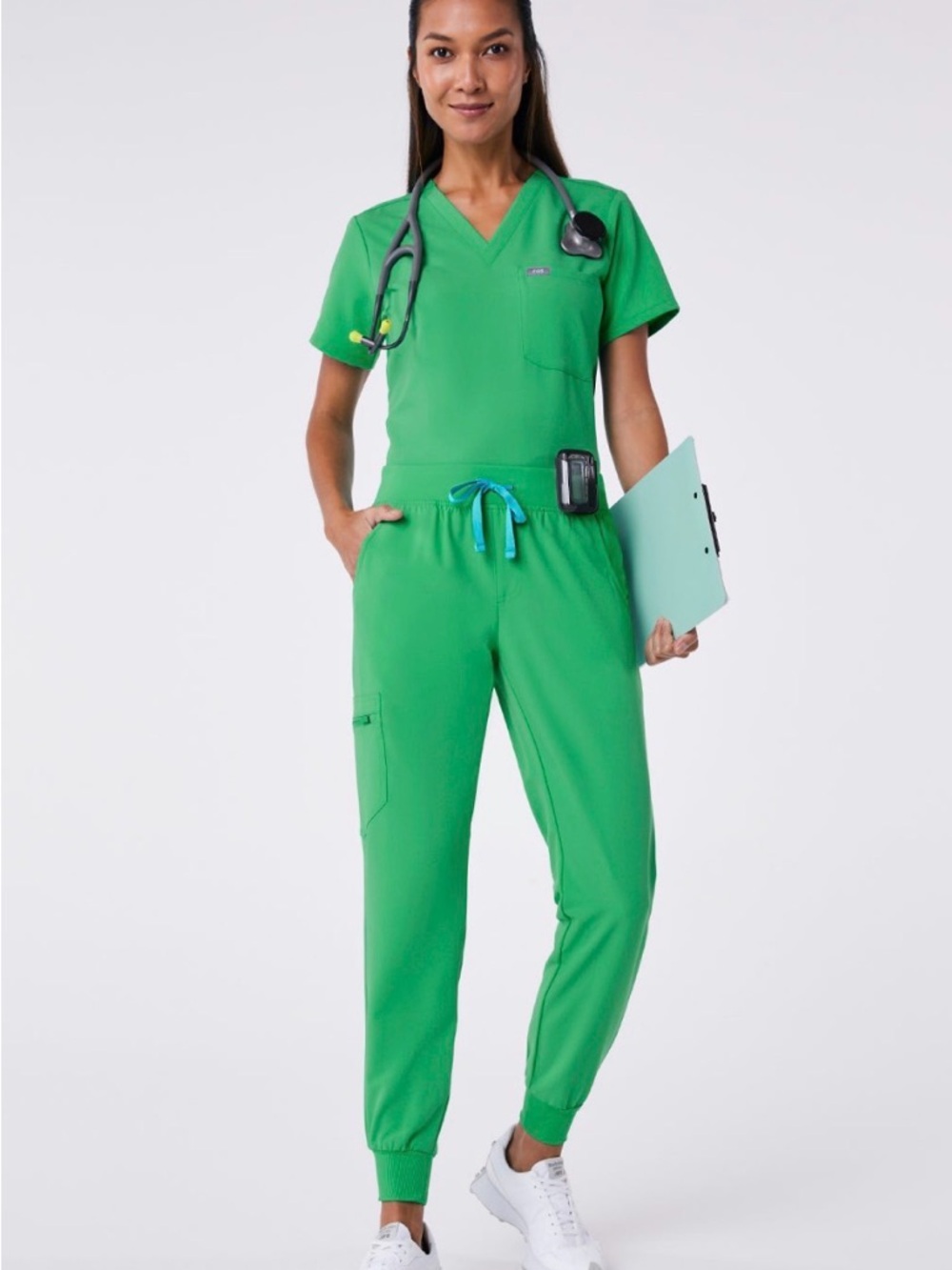 Figs Women's scrub Set in Emerald Green Zamora Jogger Pants and Catarina Top Lg